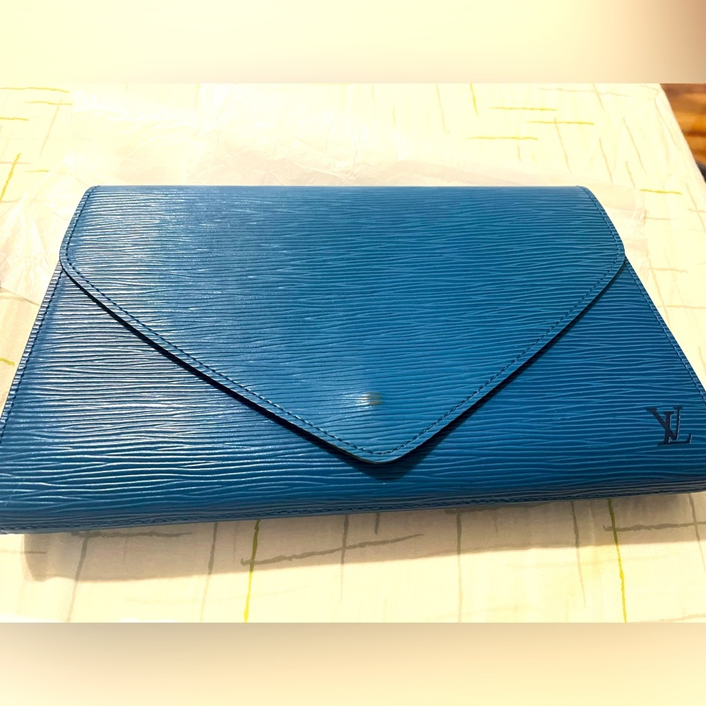 Louis Vuitton Clutch